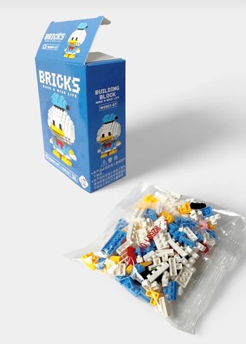 Renkli LEGO Bricks Donald Duck Figürü - Görsel 2