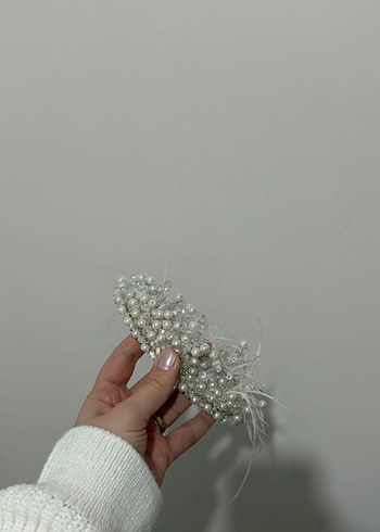 Boncuk Detaylı  tüylü Beyaz taçlar - Görsel 4