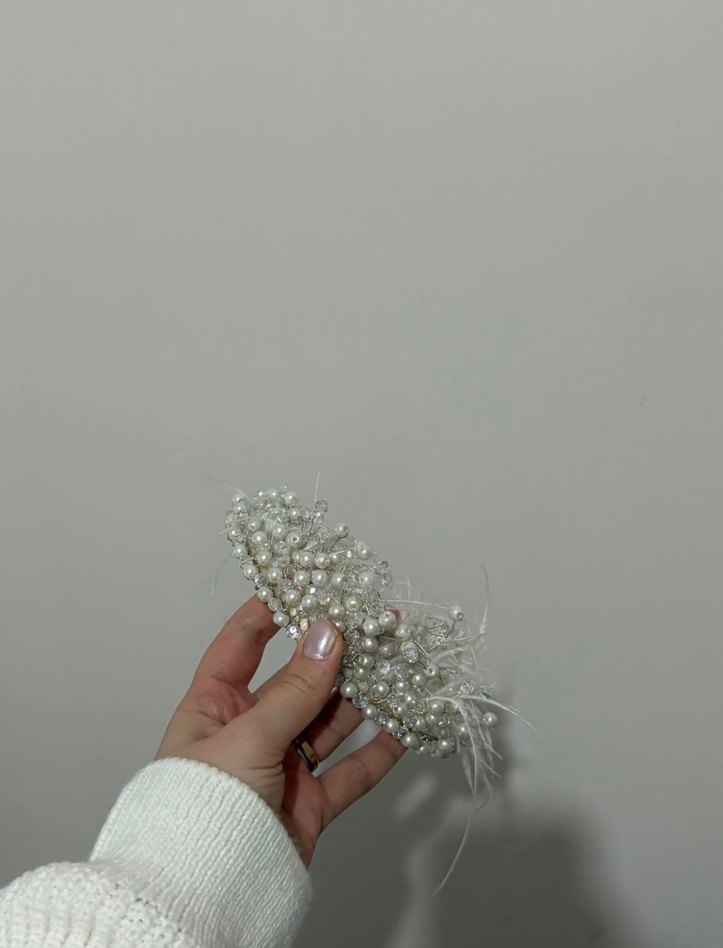 Boncuk Detaylı  tüylü Beyaz taçlar - Görsel 4