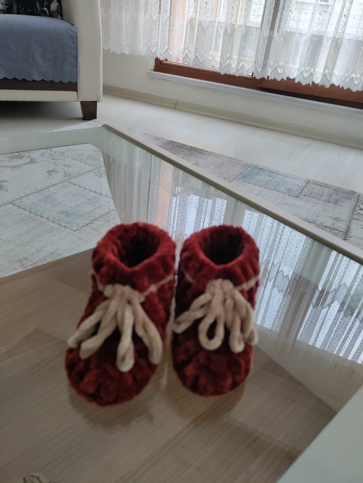 Bordo Örgü Kız Çocuk Ev Patiği - Görsel 4