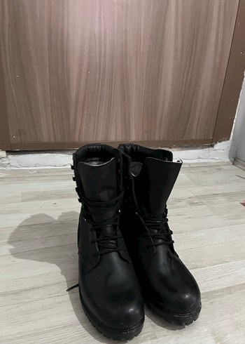 Siyah Bağcıklı Erkek Lastik Bot - Görsel 4