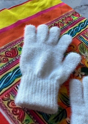 Kadın Beyaz Örgü Eldiven - Görsel 2