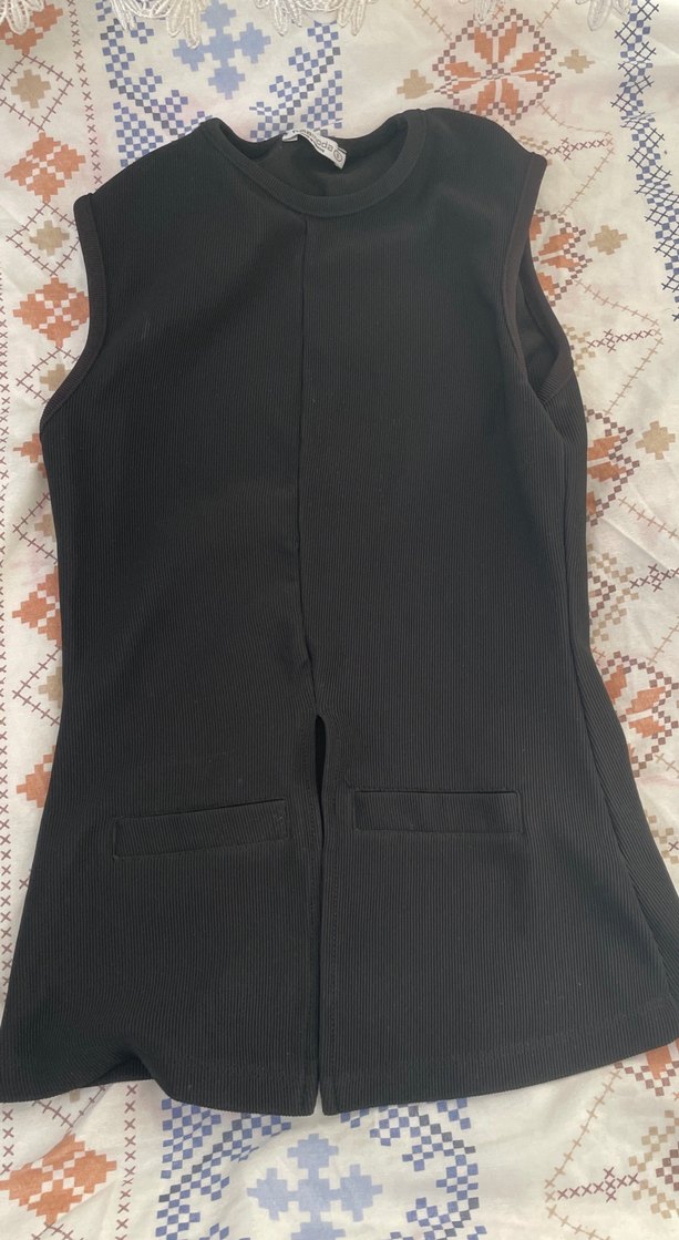 Siyah Yüksek Yakalı Midi Kolsuz bluz - Görsel 2