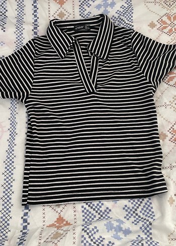 Düğmeli Siyah Beyaz Çizgili Kadın Tişört - Görsel 2