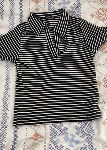 Düğmeli Siyah Beyaz Çizgili Kadın Tişört - Görsel 3