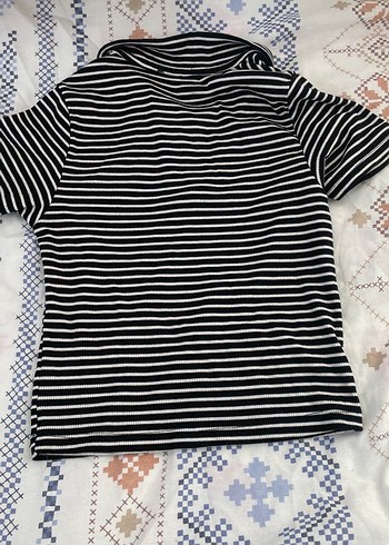 Düğmeli Siyah Beyaz Çizgili Kadın Tişört - Görsel 4