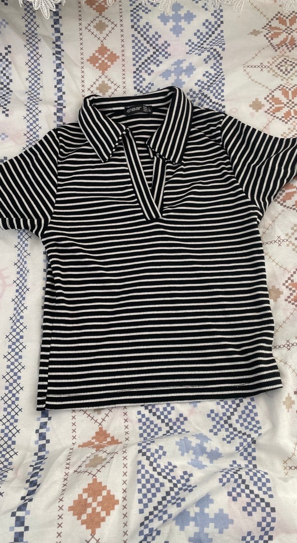 Düğmeli Siyah Beyaz Çizgili Kadın Tişört - Görsel 2