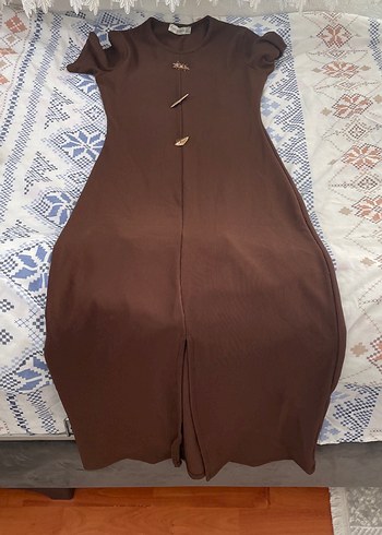 Düğmeli V Yakalı Kadın Kahverengi Uzun Elbise - Görsel 3