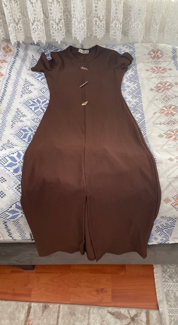 Düğmeli V Yakalı Kadın Kahverengi Uzun Elbise - Görsel 3