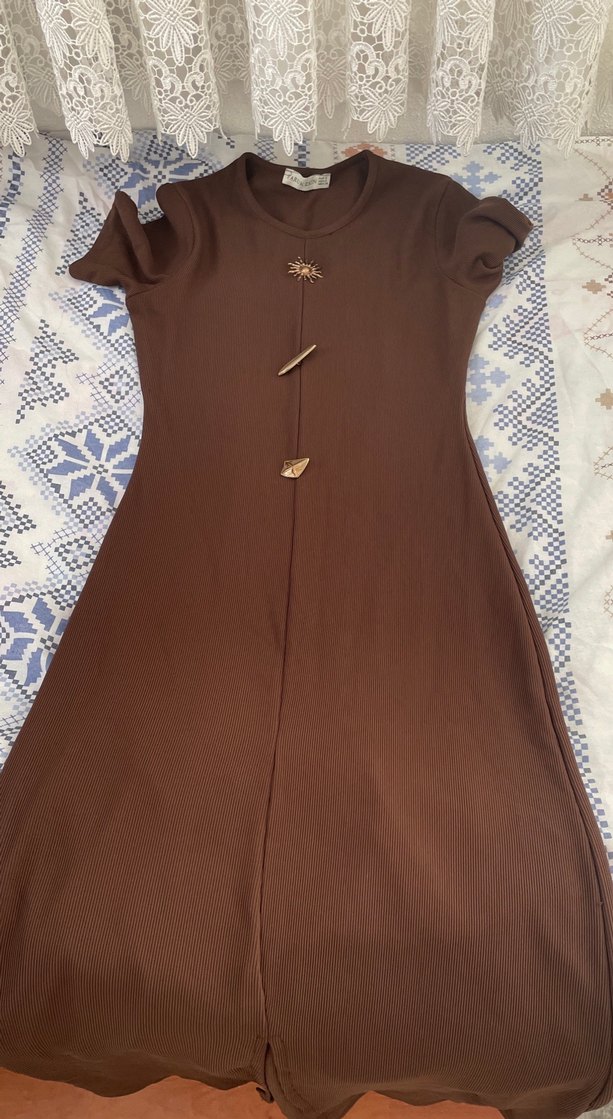 Düğmeli V Yakalı Kadın Kahverengi Uzun Elbise - Görsel 4