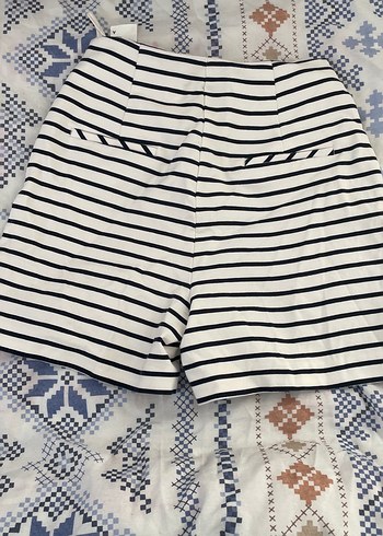 Düğmeli Çizgili Kadın Mini Şort - Görsel 4