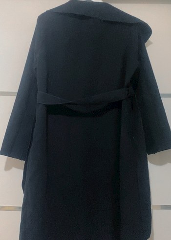 Siyah Kuşaklı Kadın İnce Kaban - Görsel 3