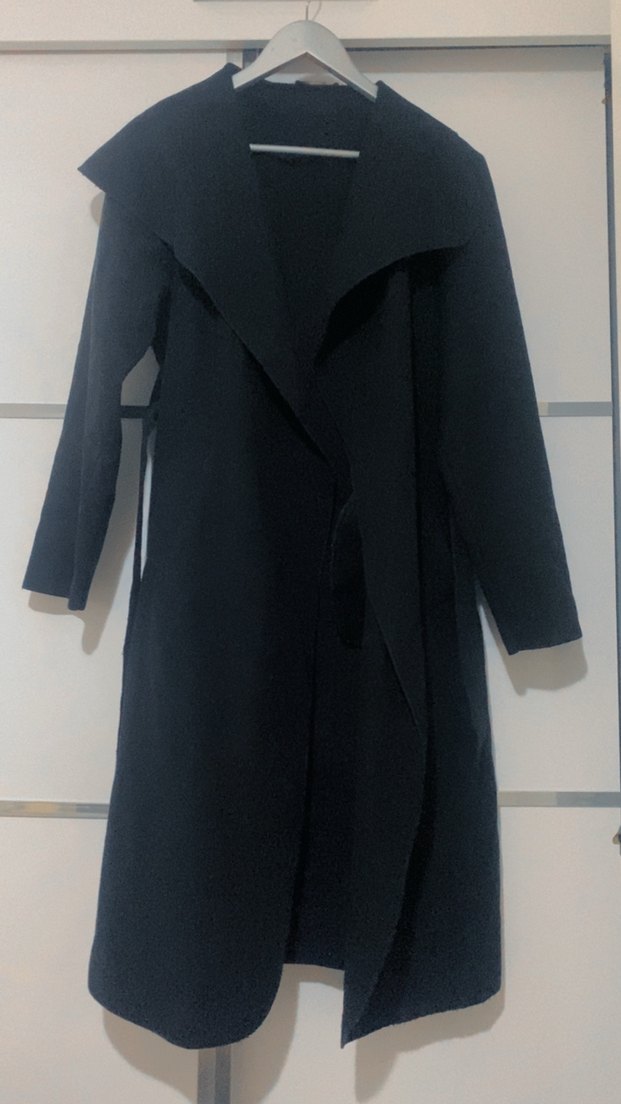 Siyah Kuşaklı Kadın İnce Kaban - Görsel 2