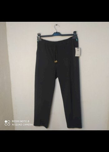 Kadın Siyah Kumaş Kemerli Mini Pantolon - Görsel 4