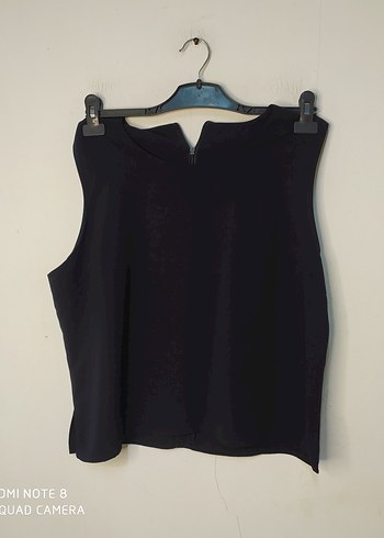 Siyah V Yaka Mini Kadın Atlet - Görsel 4