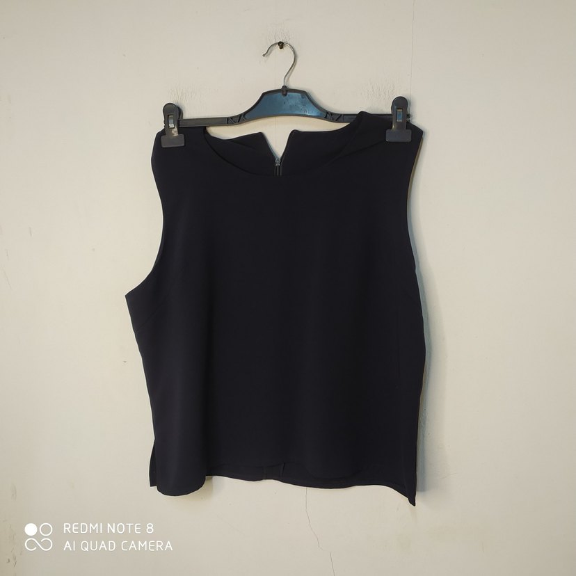 Siyah V Yaka Mini Kadın Atlet - Görsel 2