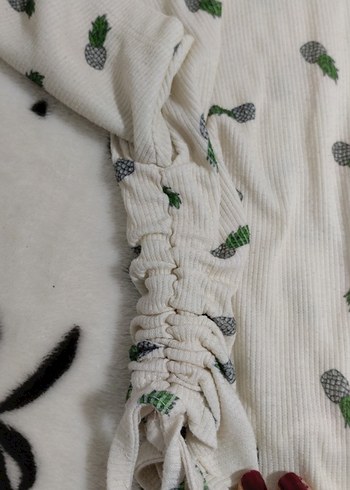 Beyaz Desenli Triko crop - Görsel 2