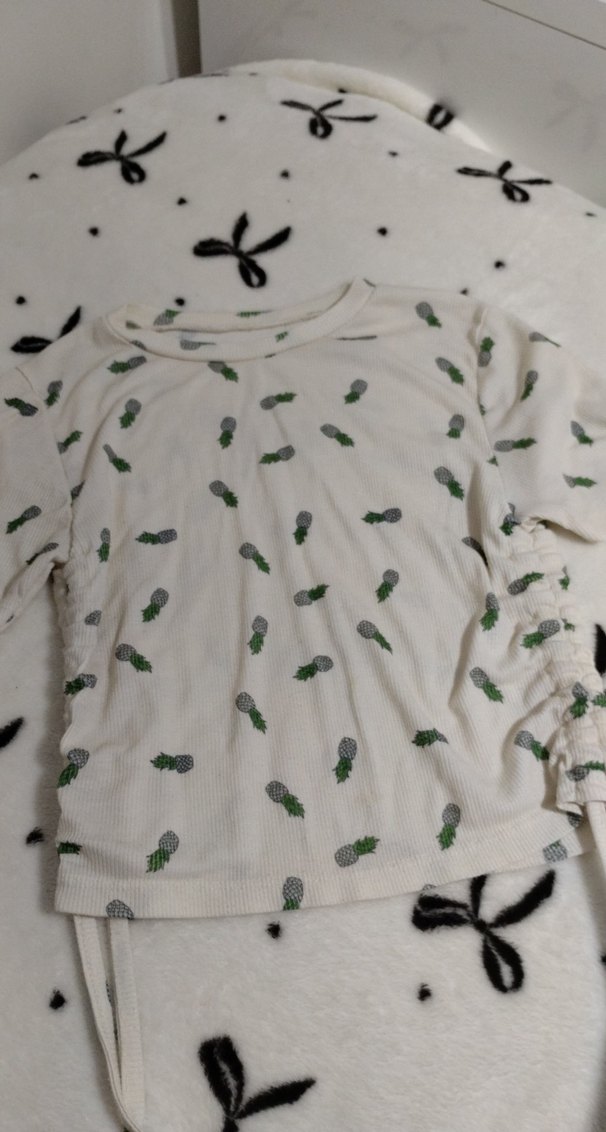 Beyaz Desenli Triko crop - Görsel 3