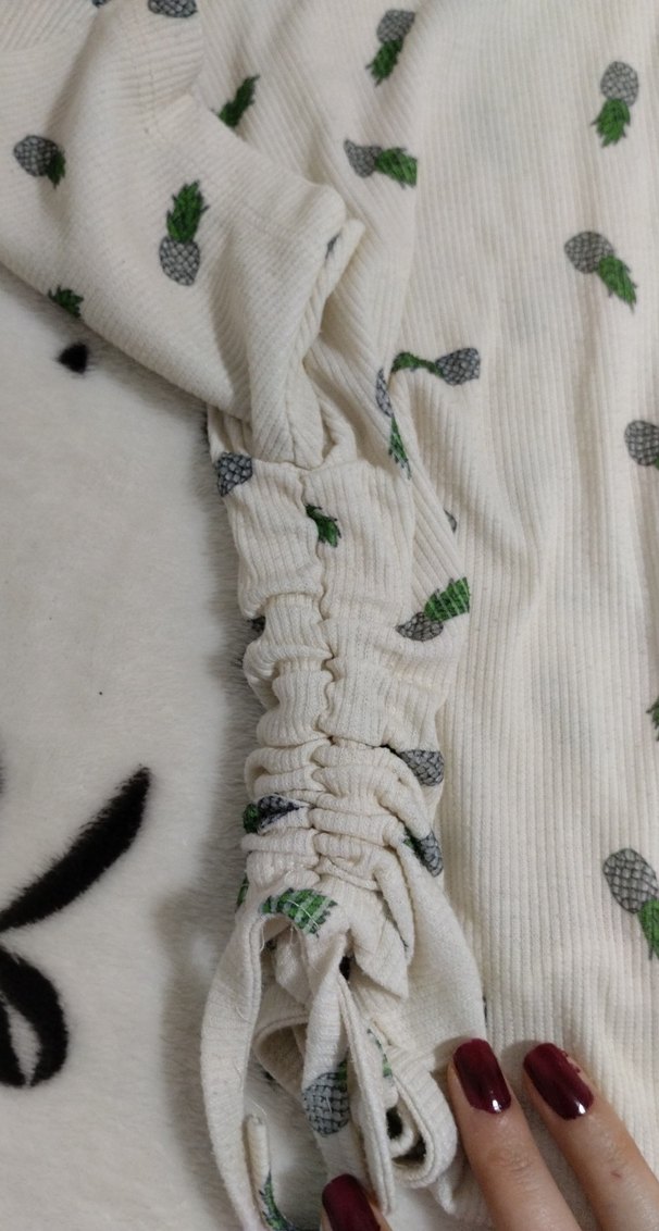 Beyaz Desenli Triko crop - Görsel 2