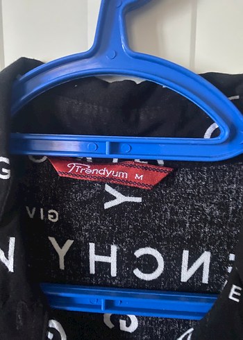 Uzun Kollu Siyah Baskılı V Yaka Gömlek - Görsel 3