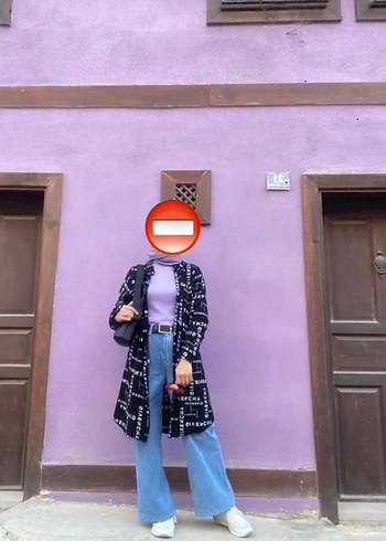 Uzun Kollu Siyah Baskılı V Yaka Gömlek - Görsel 5