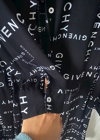 Uzun Kollu Siyah Baskılı V Yaka Gömlek - Görsel 2