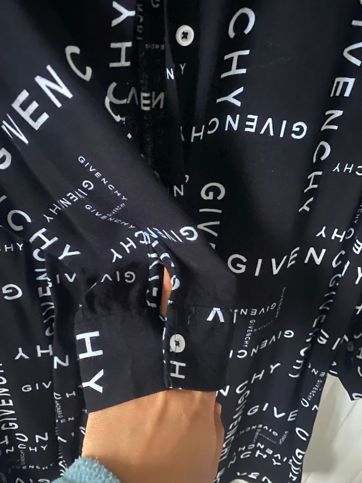 Uzun Kollu Siyah Baskılı V Yaka Gömlek - Görsel 2