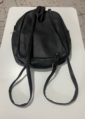 Siyah Deri Kadın Sırt Çantası - Görsel 2