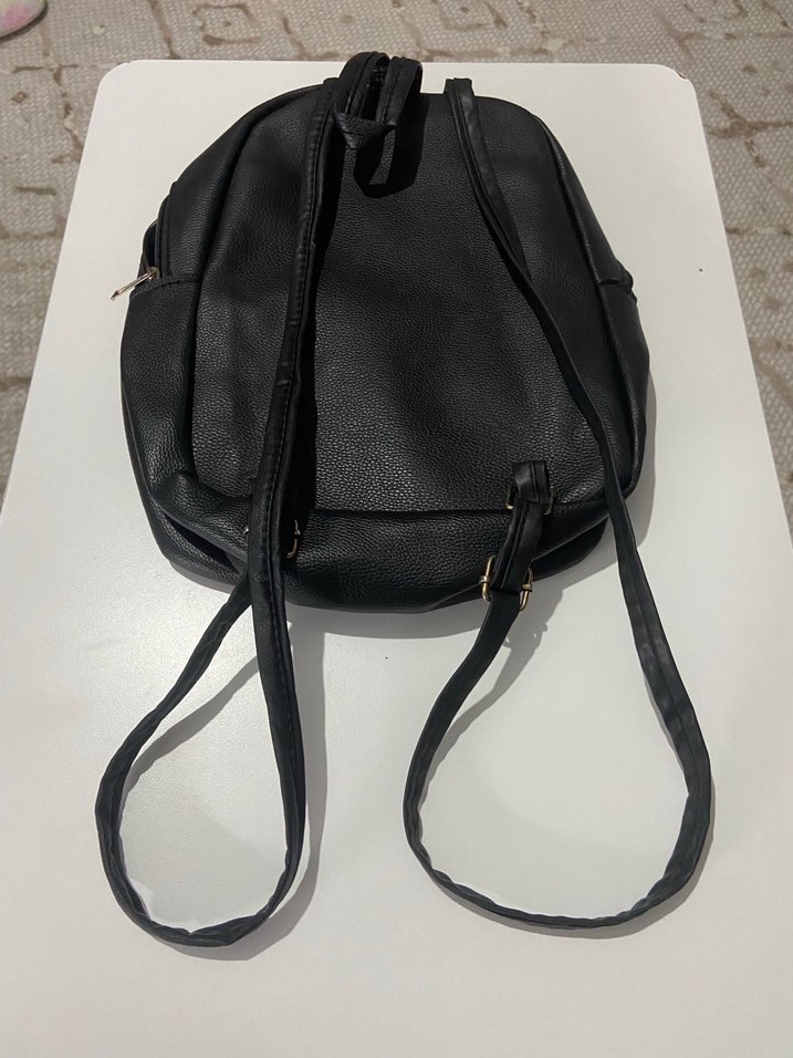 Siyah Deri Kadın Sırt Çantası - Görsel 2