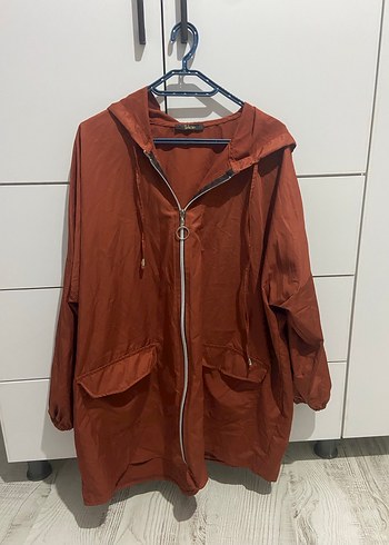 Kahverengi Kapüşonlu Rahat Kadın Yağmurluk - Görsel 2