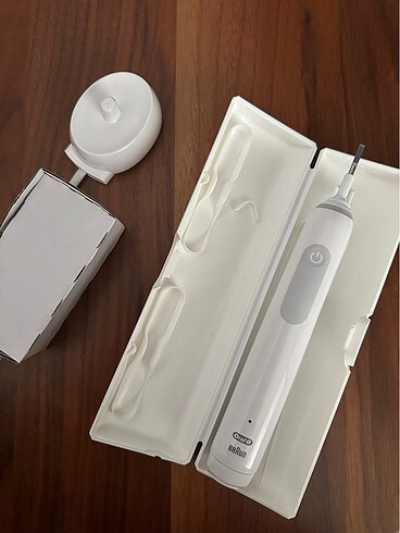 Oral B Şarjlı Diş Fırçası