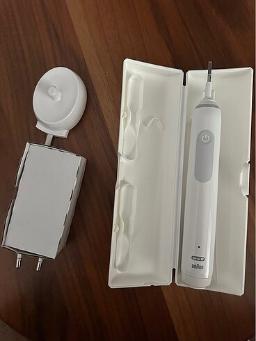 Oral-B Oral B Şarjlı Diş Fırçası