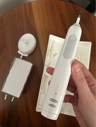  Beden Oral B Şarjlı Diş Fırçası