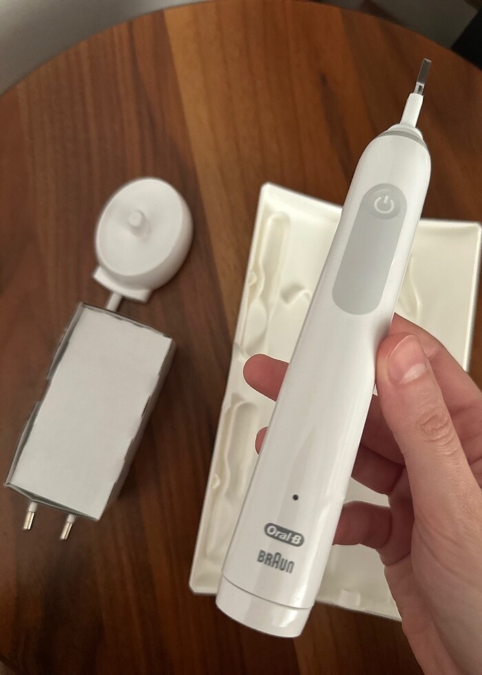 Oral B Şarjlı Diş Fırçası - Görsel 3