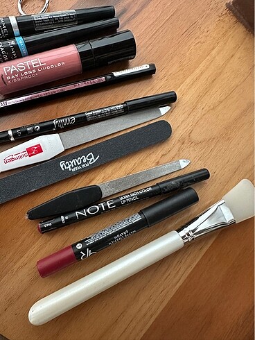 Beden Ruj Rimmel Pastel Note