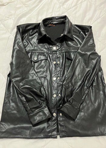 Düğmeli Siyah Deri Biker Ceket ve Dar kesim Deri Pantolon - Görsel 3