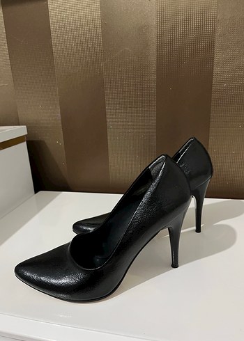 Kadın Siyah Deri Stiletto Topuklu Ayakkabı - Görsel 2