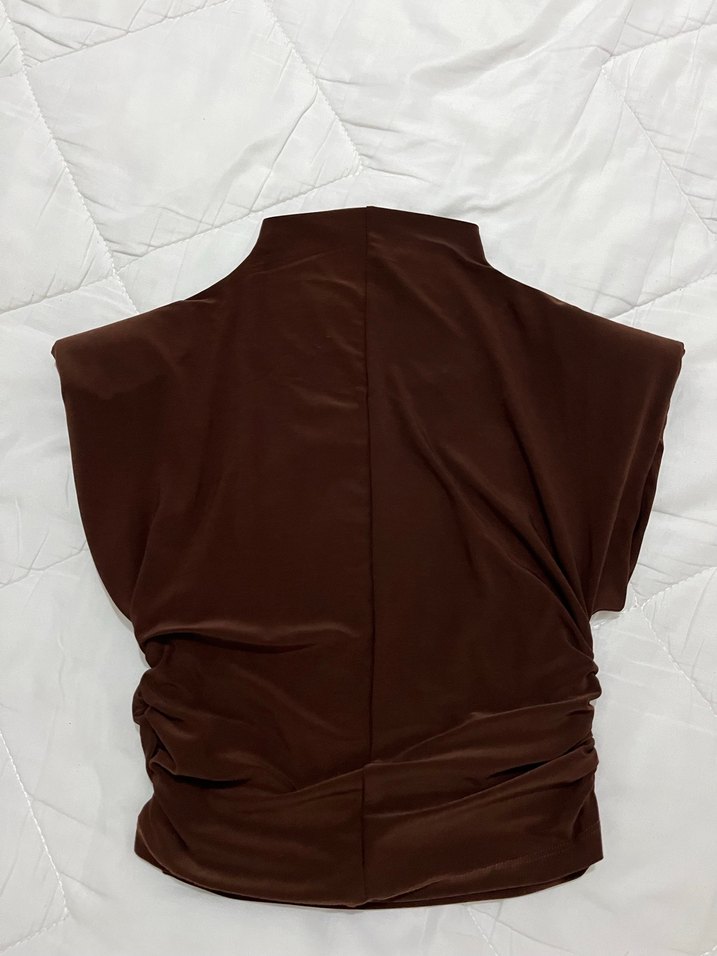 Kahverengi Drapeli Yüksek Yakalı Kadın Bluz - Görsel 2