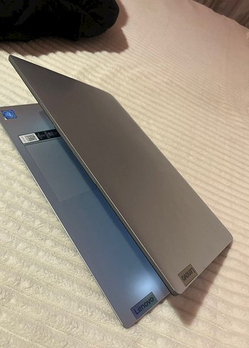 Gri Lenovo Dizüstü Bilgisayar - Görsel 2