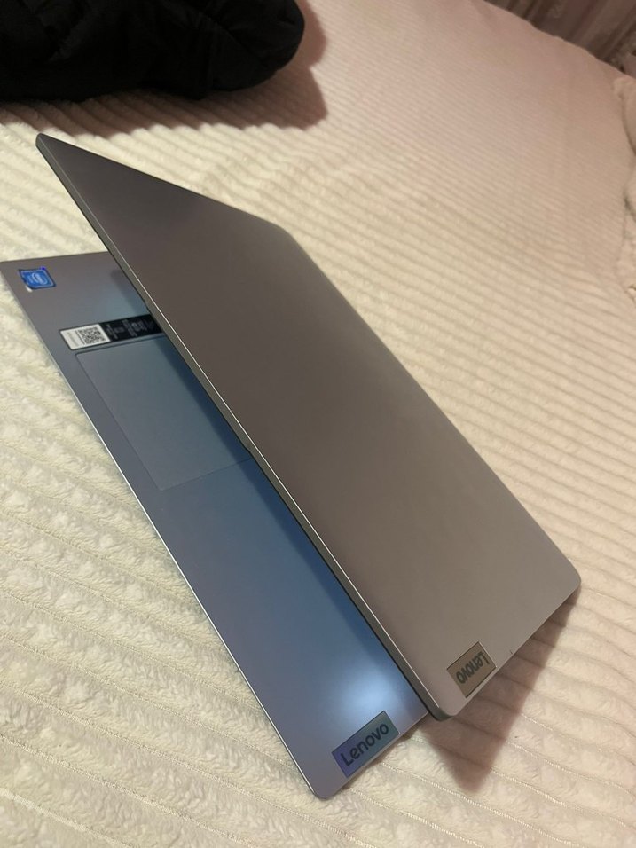 Gri Lenovo Dizüstü Bilgisayar - Görsel 2