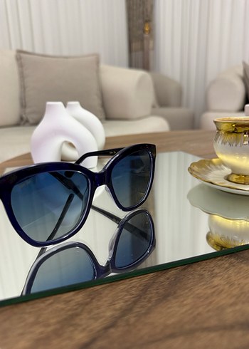 Şeffaf Çerçeveli Klasik Mavi Kadın Güneş Gözlüğü - Görsel 2