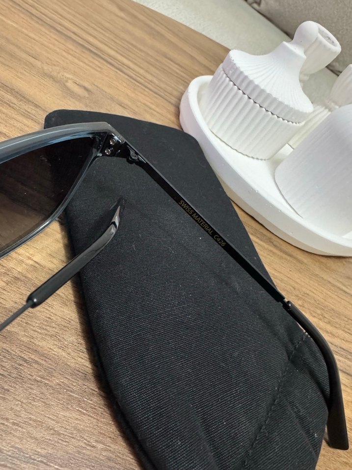 Siyah Fermuarlı Biker Kadın Güneş Gözlüğü - Görsel 3