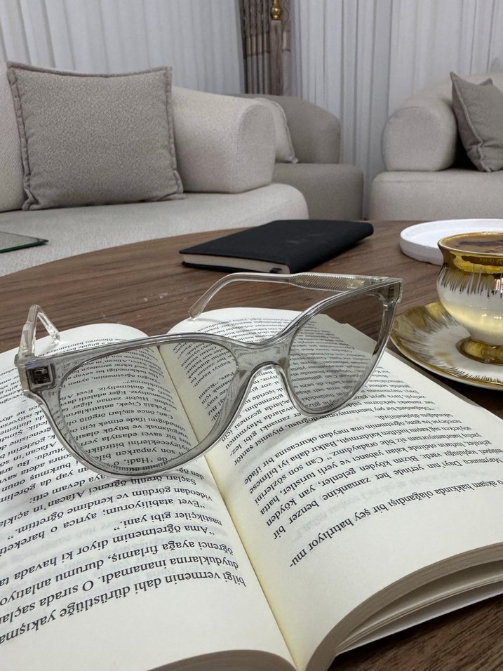 Şeffaf Bej Kadın Gözlüğü - Görsel 2