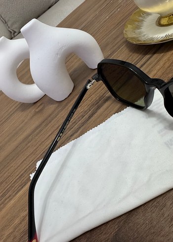 Şeffaf Bej Çerçeveli yesıl Kadın Güneş Gözlüğü - Görsel 3