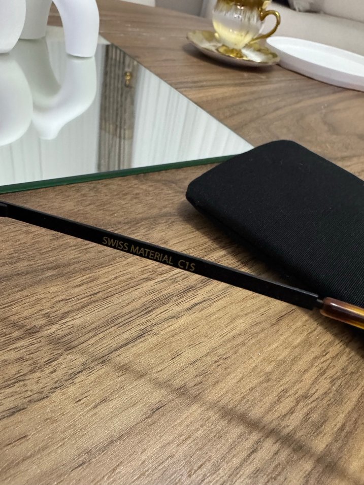 Şeffaf Gri Kadın Gözlüğü - Görsel 4