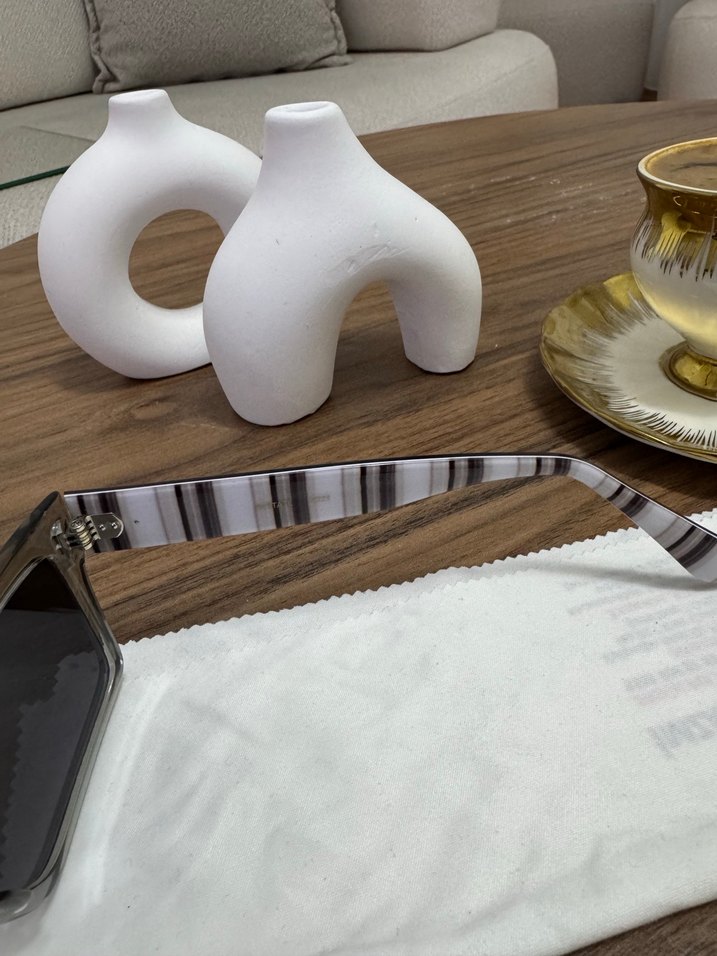 Şeffaf Gri Kadın Gözlüğü - Görsel 4