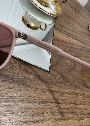 Şeffaf Pudra Modern Klasik Kadın Güneş Gözlüğü - Görsel 4