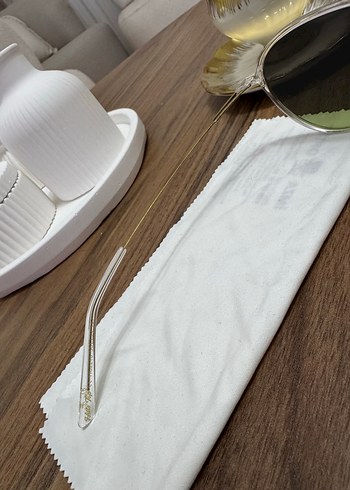 Şeffaf çerçeveli yesıl cam kadın güneş gözlüğü - Görsel 3