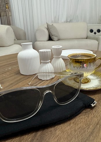 Şeffaf Çerçeveli Gri Kadın Gözlüğü - Görsel 2