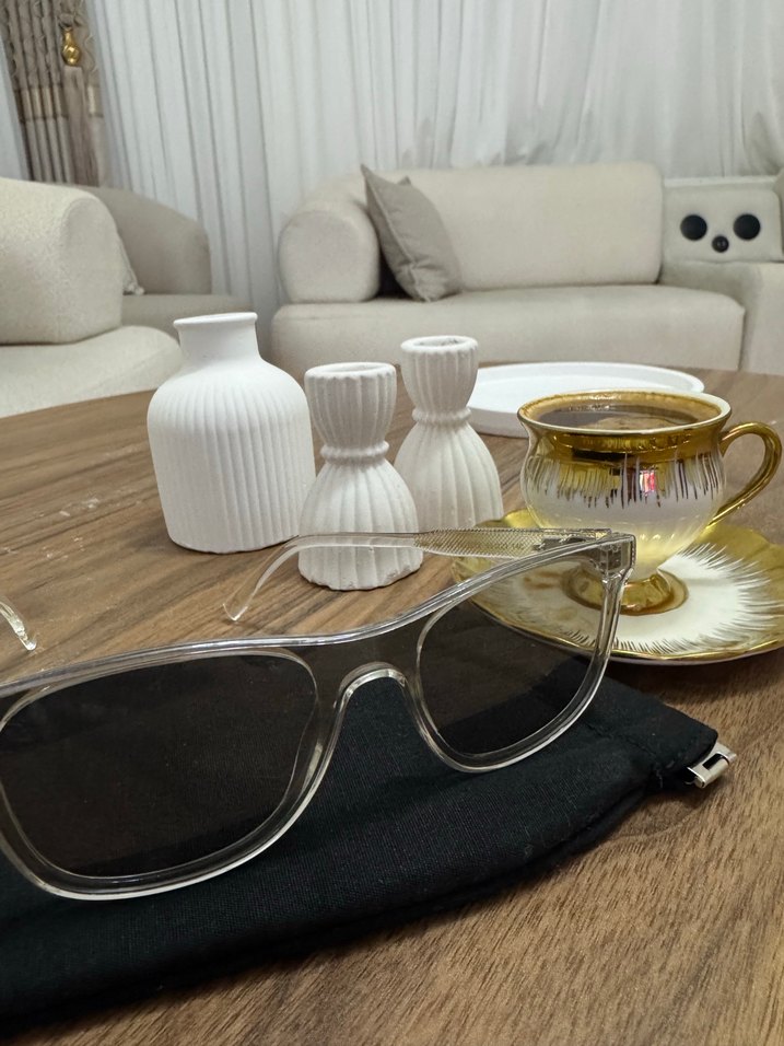 Şeffaf Çerçeveli Gri Kadın Gözlüğü - Görsel 2